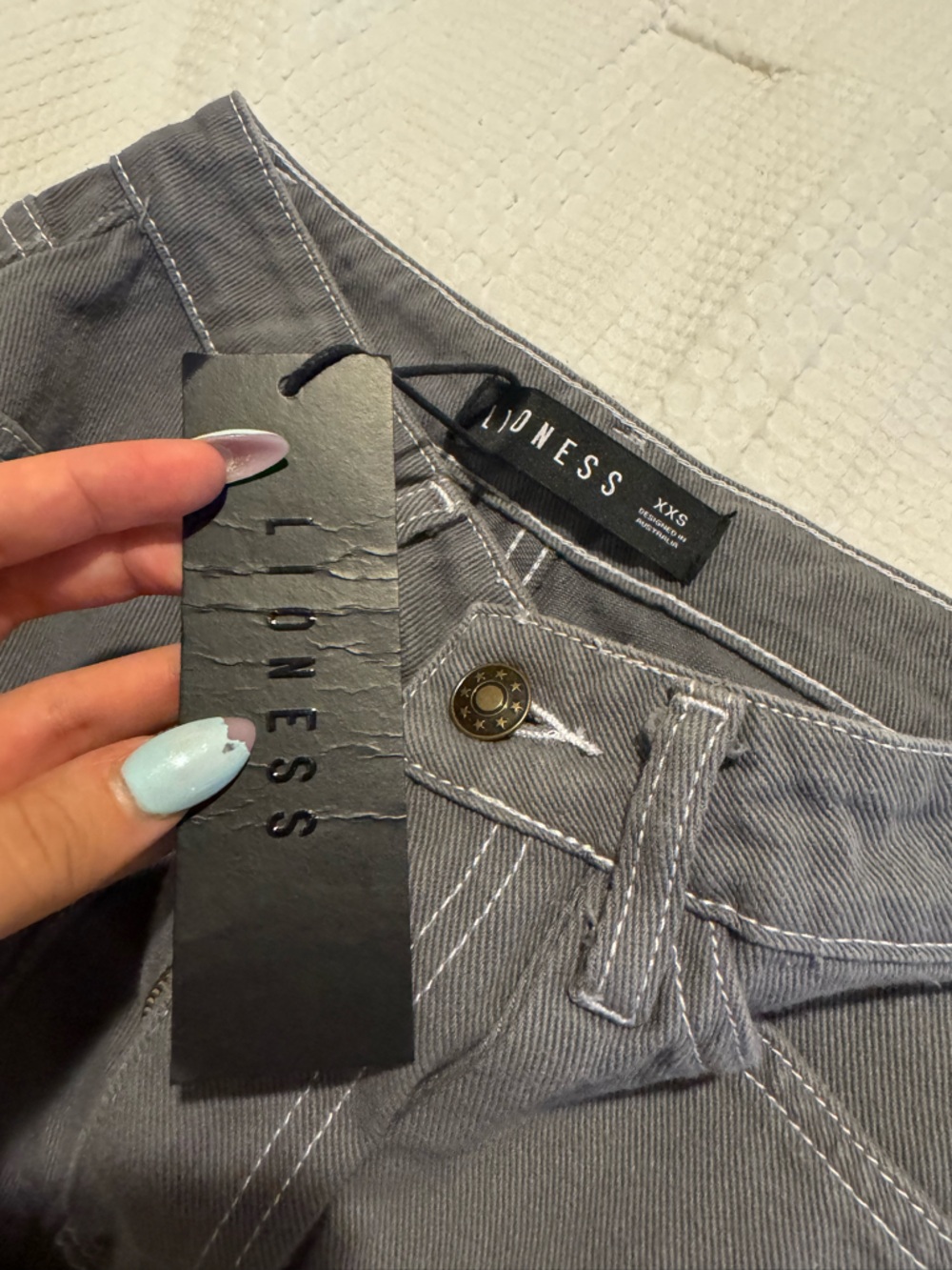 NWT Lioness Charcoal Gray Cargo Pants - Picture 2 of 3